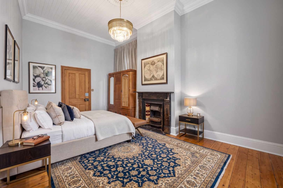 7 Bedroom Property for Sale in Oranjezicht Western Cape